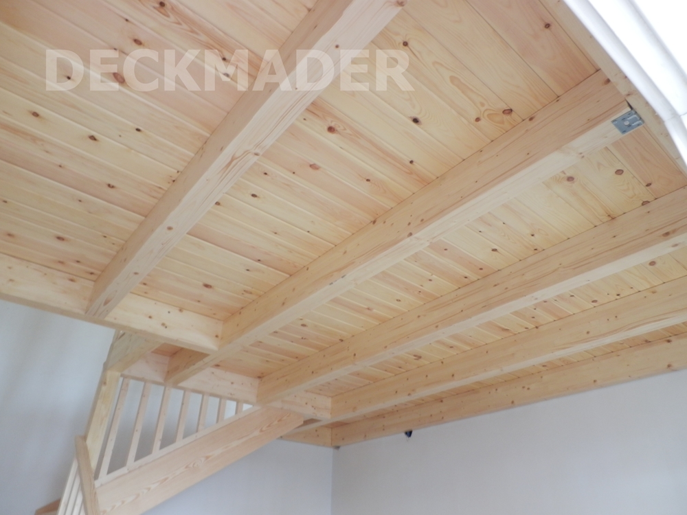 Construcción de decks elevados de madera en Madrid - Deckmader
