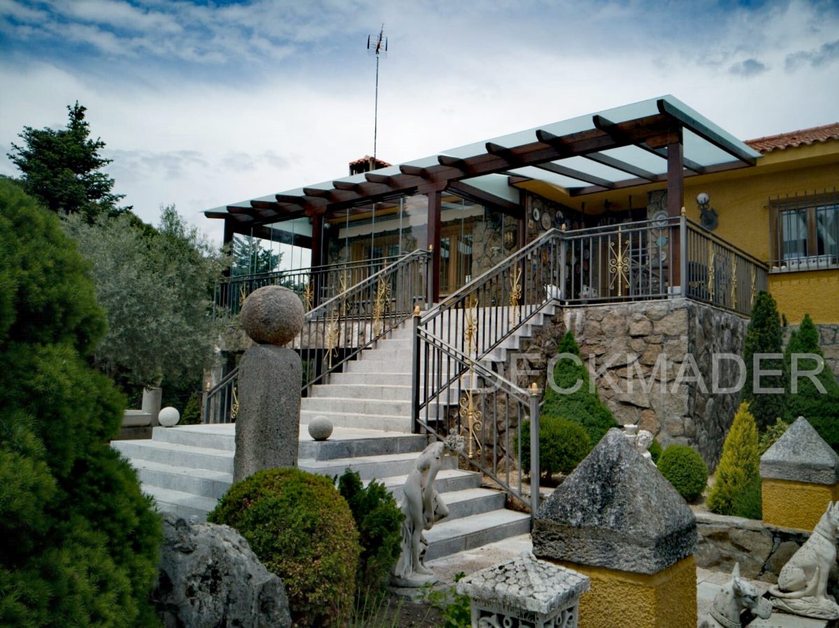 Pérgola acristalada en Las Rozas