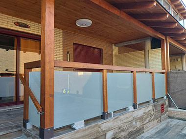 Pergola De Madera Con Medidas Especiales Y Soporte A Pared Estudio De  Arquitectura Madrid