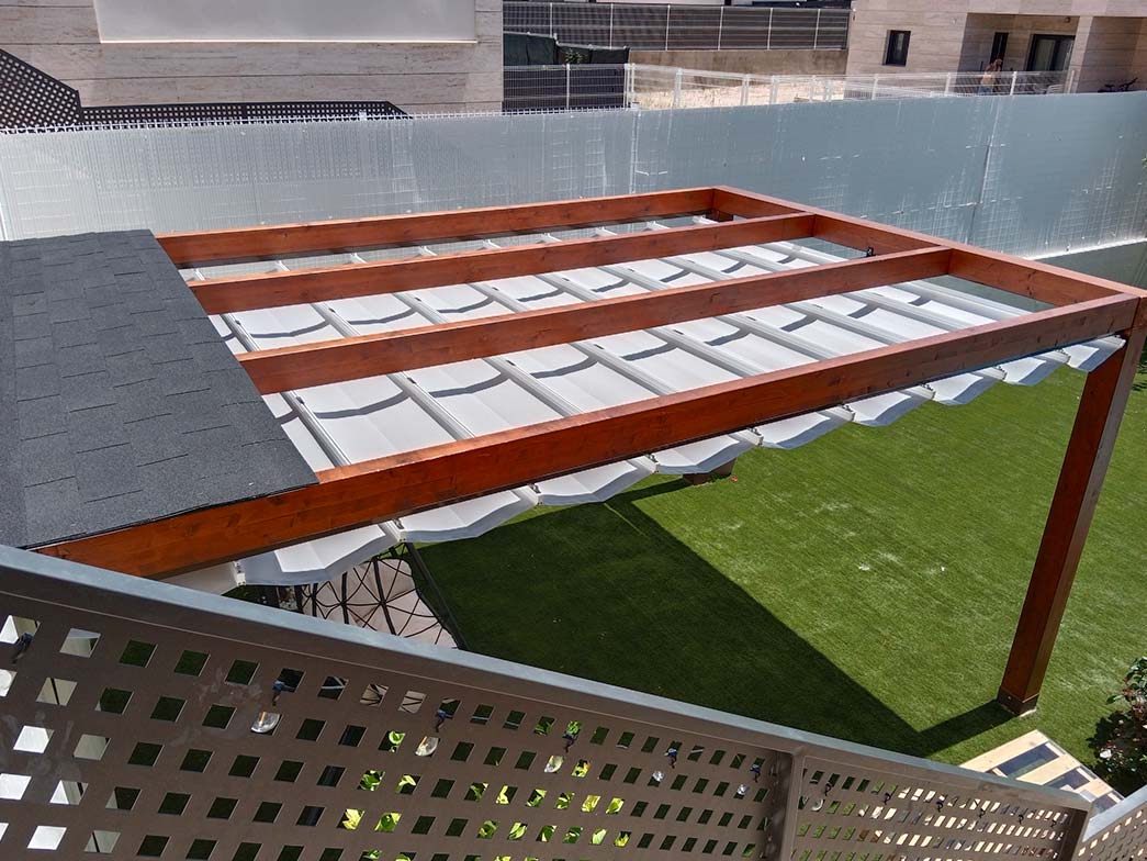 pergolas-de-madera-en-zona-barbacoa