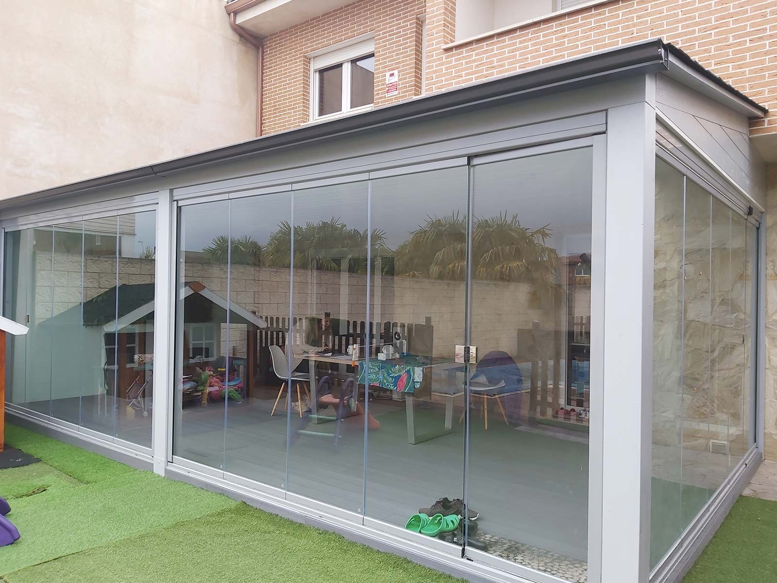 porche-acristalado-moderno-madrid